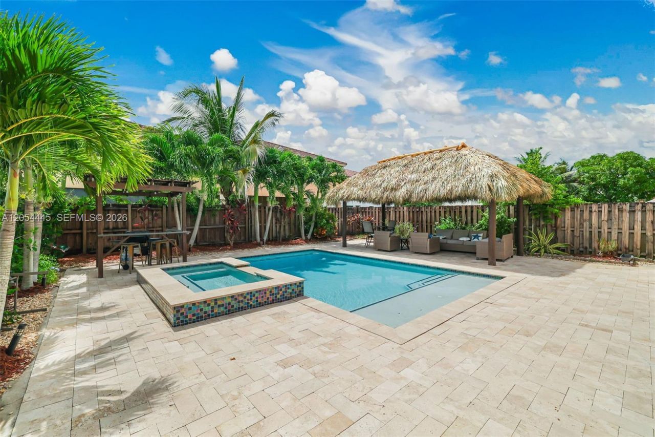 17670 SW 154th Pl, Miami, FL 33187 Photo