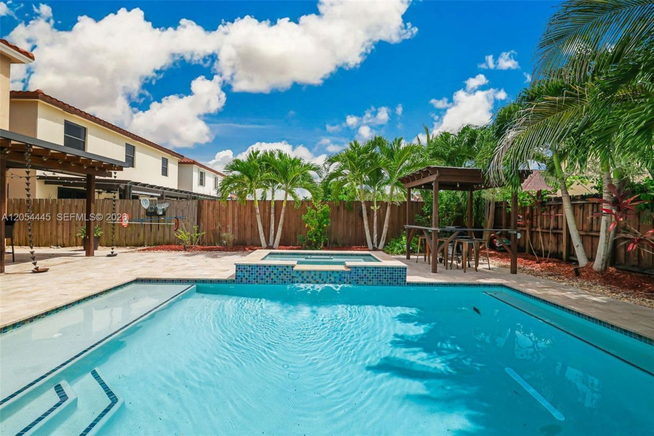 17670 SW 154th Pl, Miami, FL 33187 Photo
