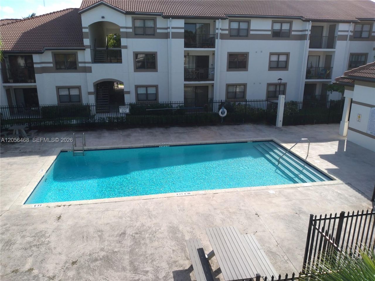 570 S Park Rd , Unit 35-6, Hollywood, FL 33021 Photo