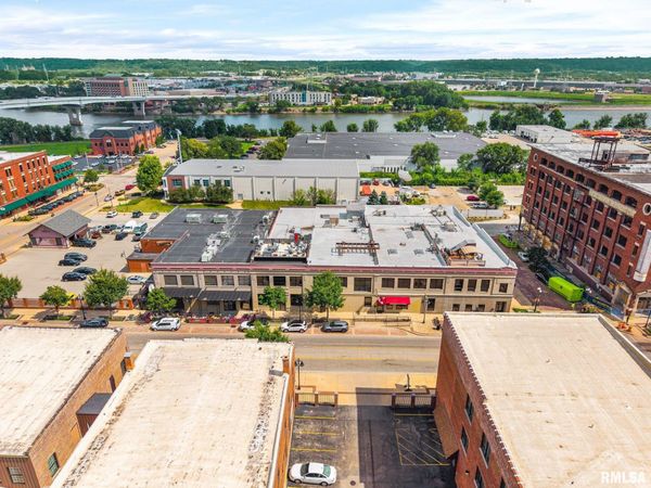 736 SW WASHINGTON Street, Unit 2E, Peoria, IL 61602