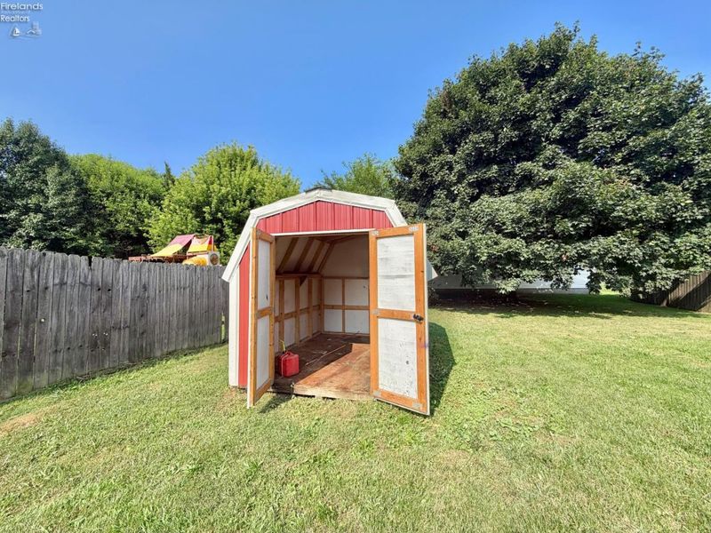 133 Walnut Street, Bellevue, OH 44811 Photo 5