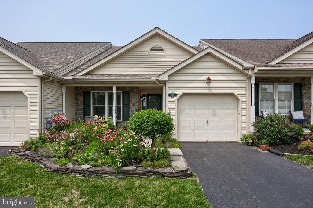 423 THRUSH DRIVE , MANHEIM, PA 17545