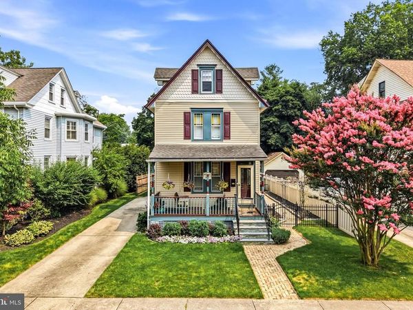 108 W CENTRAL AVENUE, MOORESTOWN, NJ 08057
