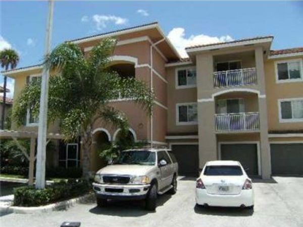 6529 EMERALD DUNES Drive, Unit 302, West Palm Beach, FL 33411