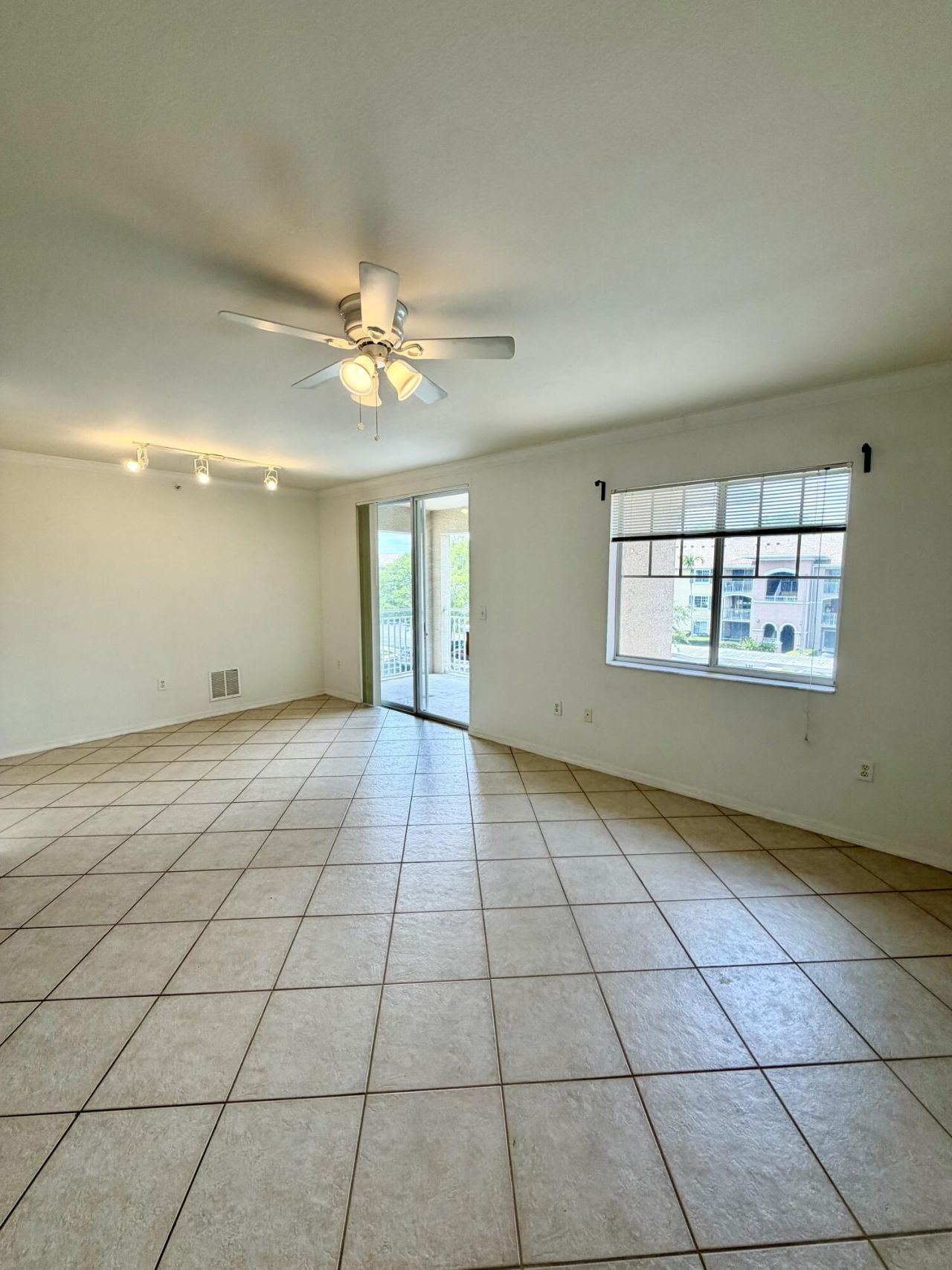 6529 Emerald Dunes Drive, Unit 302, West Palm Beach, FL 33411 Photo