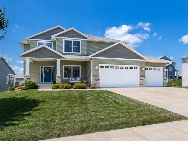 5878 Texas Drive , Bettendorf, IA 52722