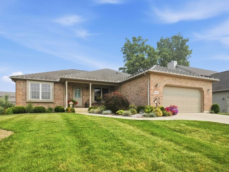 945 Oak Hill Court, Troy, OH 45373 Photo 1
