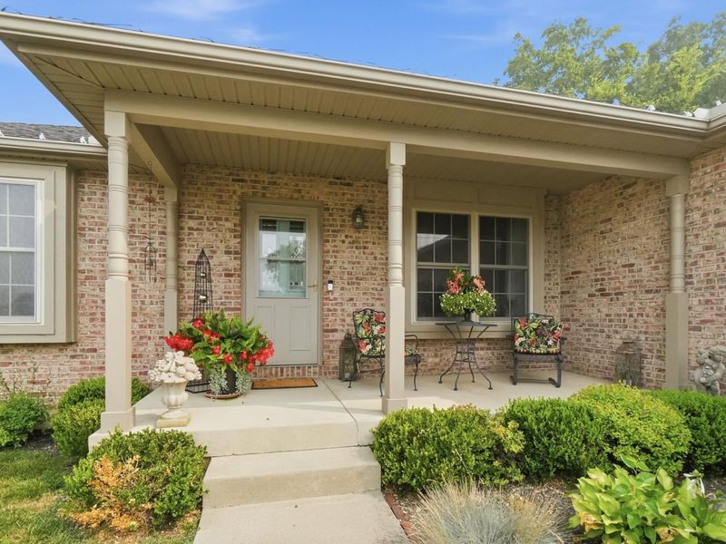 945 Oak Hill Court, Troy, OH 45373 Photo 4