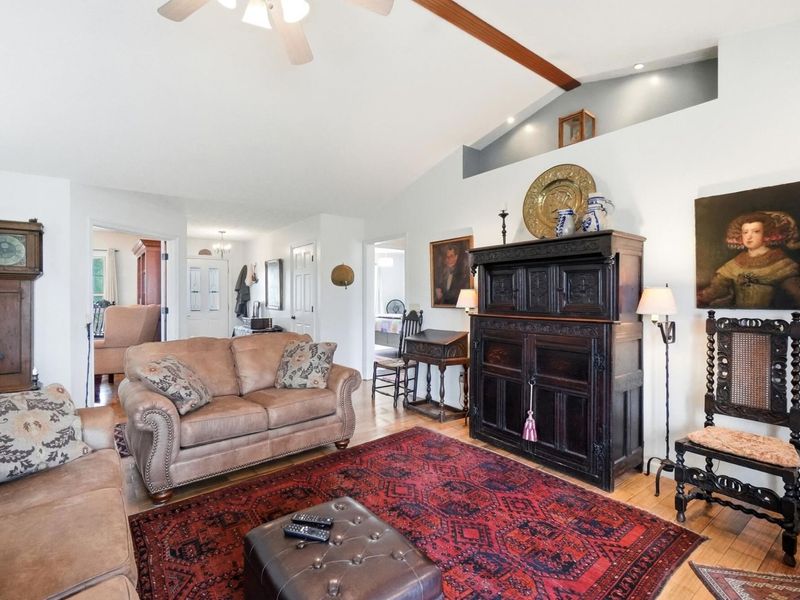 945 Oak Hill Court, Troy, OH 45373 Photo 9