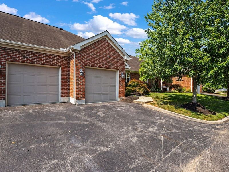 7529 Cherry Brook Drive, Reynoldsburg, OH 43068 Photo 2
