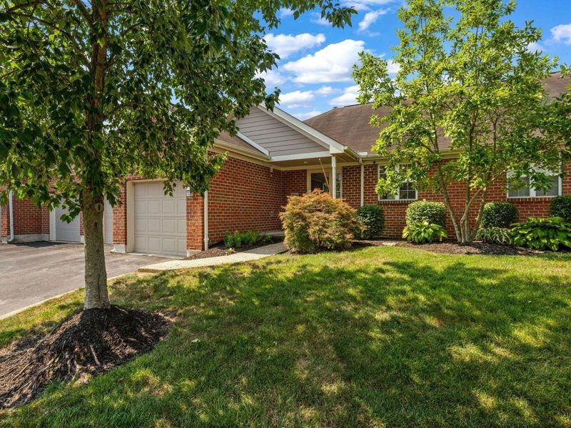 7529 Cherry Brook Drive, Reynoldsburg, OH 43068 Photo 3