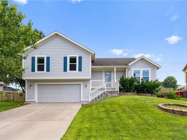 1045 E PUMPKIN RIDGE Street, Gardner, KS 66030