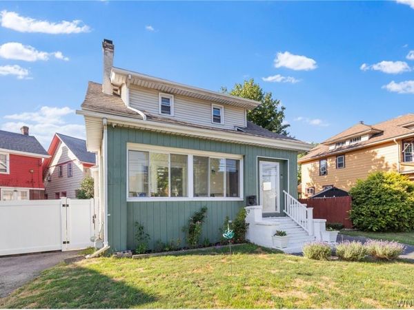 28 Mineral Springs Road, Buffalo, NY 14210