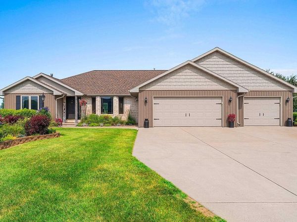 2514 SERENE COURT, De Pere, WI 54115