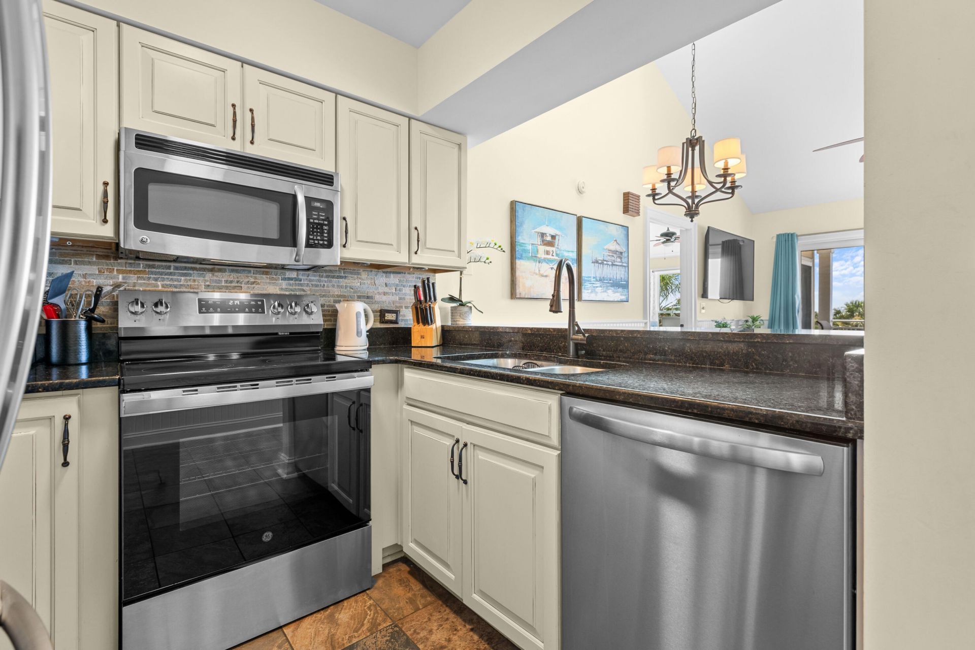 2944 Atrium Villa Drive Photo 17