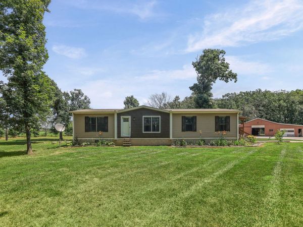 21824 Southwoods Lane, Pocahontas, IL 62275
