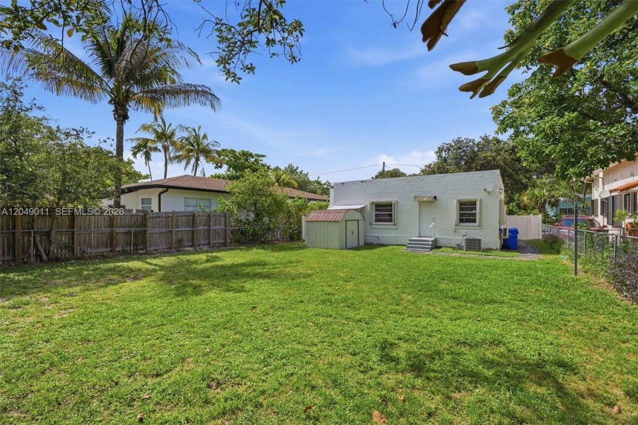 446 NE 64th St , Miami, FL 33138 Photo