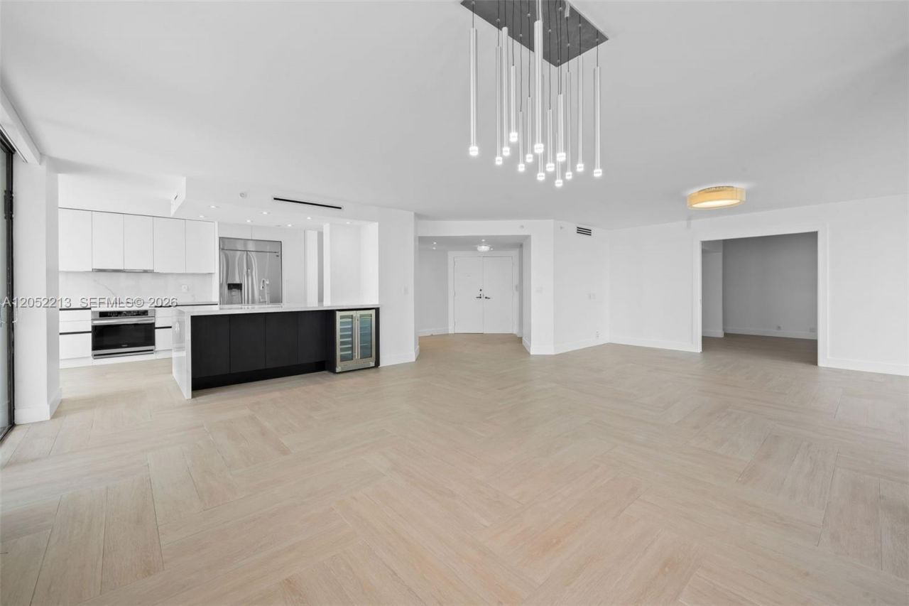 520 Brickell Key Dr, Unit A1206, Miami, FL 33131 Photo
