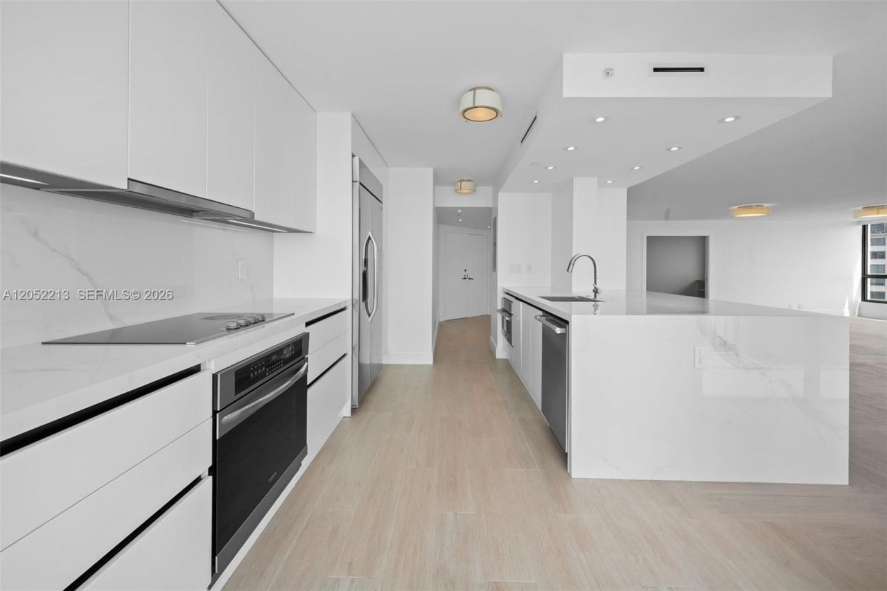 520 Brickell Key Dr, Unit A1206, Miami, FL 33131 Photo