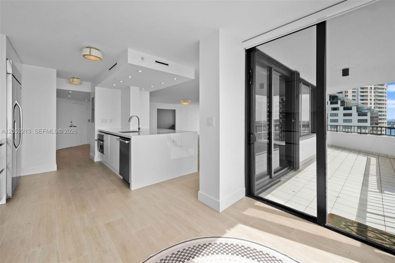 520 Brickell Key Dr, Unit A1206, Miami, FL 33131 Photo