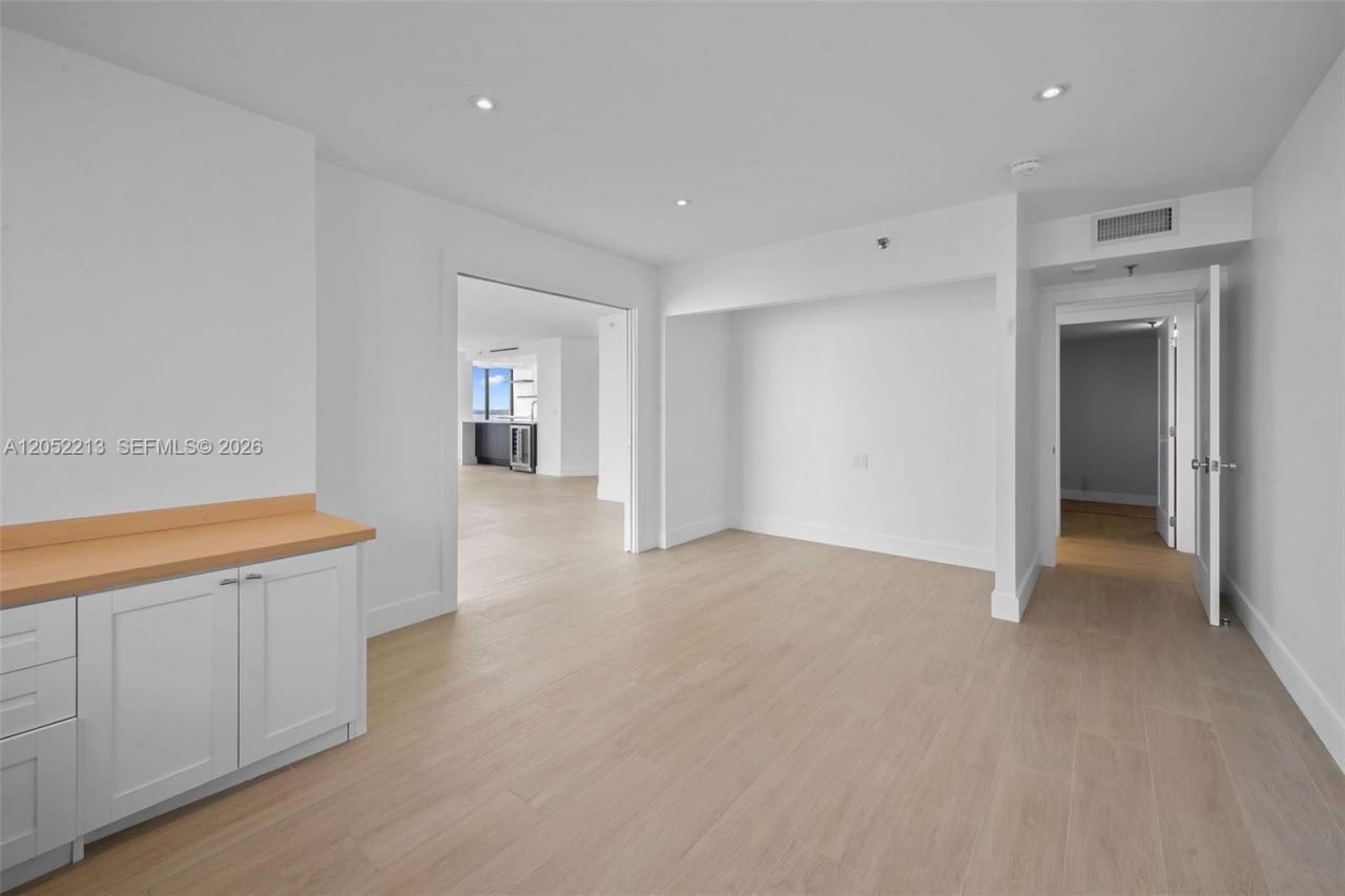 520 Brickell Key Dr, Unit A1206, Miami, FL 33131 Photo