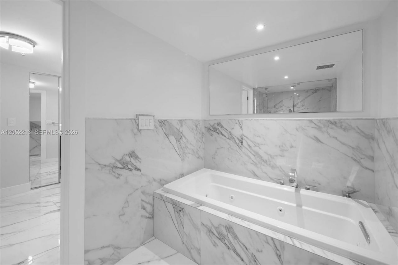 520 Brickell Key Dr, Unit A1206, Miami, FL 33131 Photo