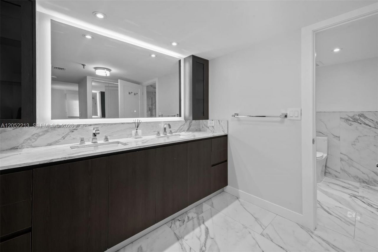 520 Brickell Key Dr, Unit A1206, Miami, FL 33131 Photo