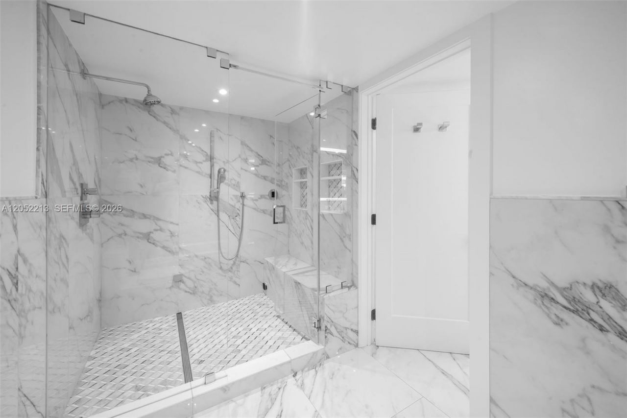 520 Brickell Key Dr, Unit A1206, Miami, FL 33131 Photo
