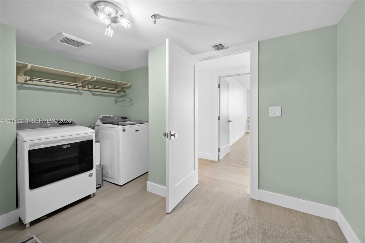 520 Brickell Key Dr, Unit A1206, Miami, FL 33131 Photo