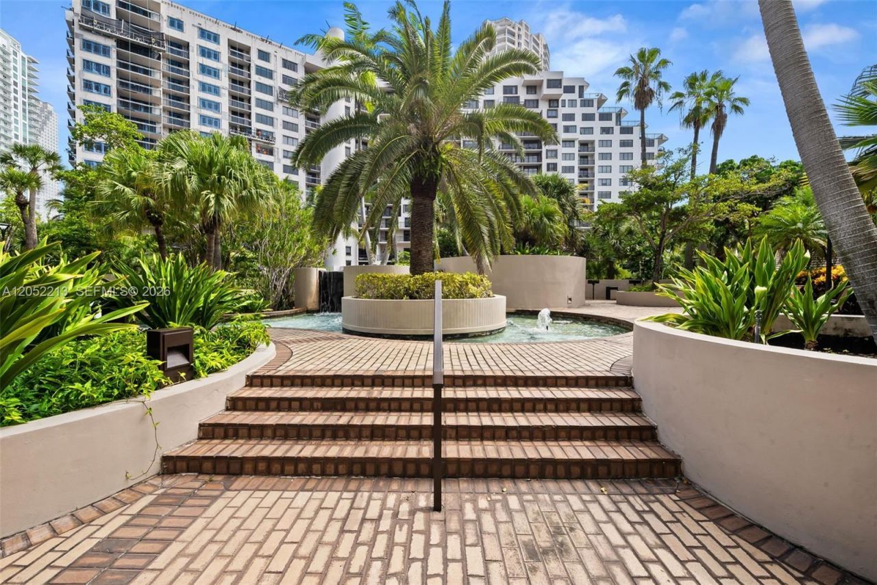 520 Brickell Key Dr, Unit A1206, Miami, FL 33131 Photo