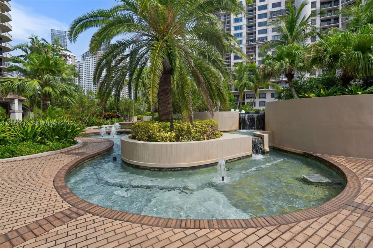 520 Brickell Key Dr, Unit A1206, Miami, FL 33131 Photo