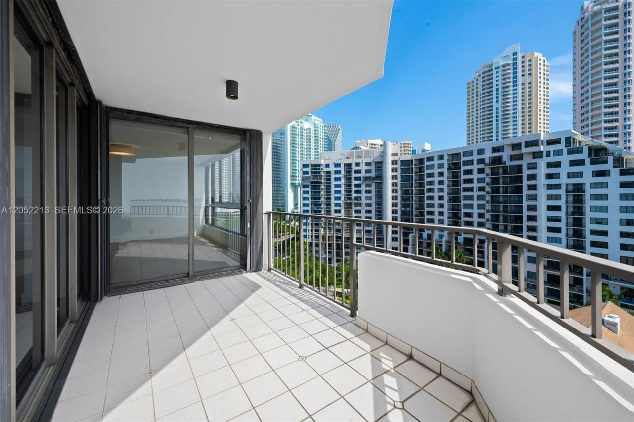 520 Brickell Key Dr, Unit A1206, Miami, FL 33131 Photo