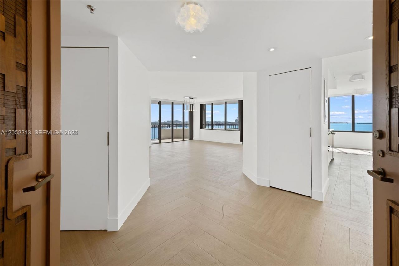 520 Brickell Key Dr, Unit A1206, Miami, FL 33131 Photo