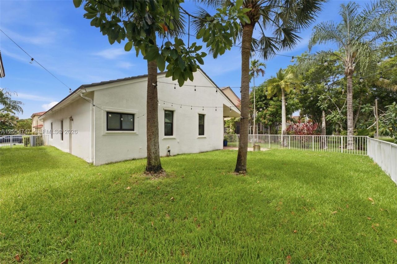 15645 SW 16th Ct, Pembroke Pines, FL 33027 Photo