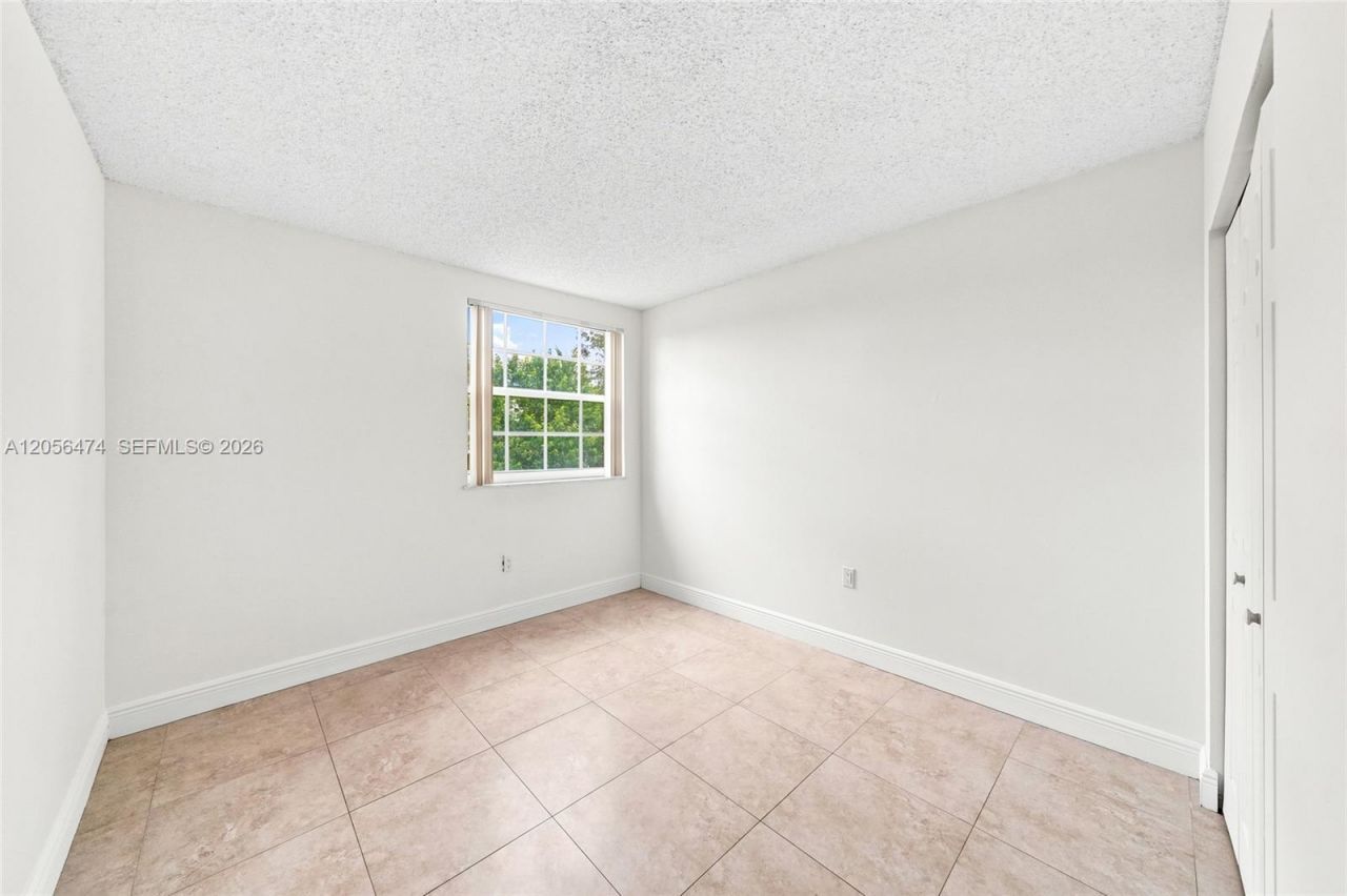 9735 Fontainebleau Blvd , Unit G310, Miami, FL 33172 Photo