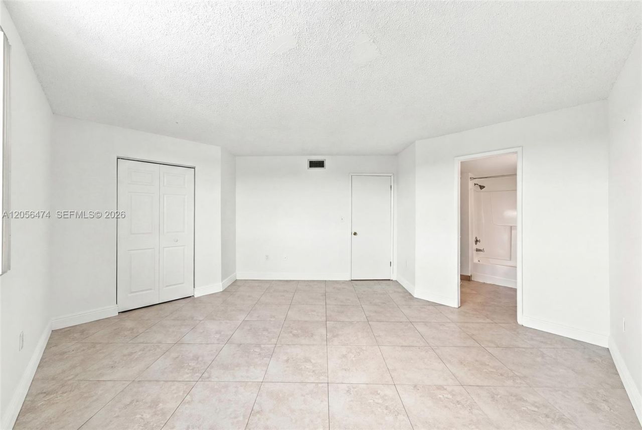 9735 Fontainebleau Blvd , Unit G310, Miami, FL 33172 Photo