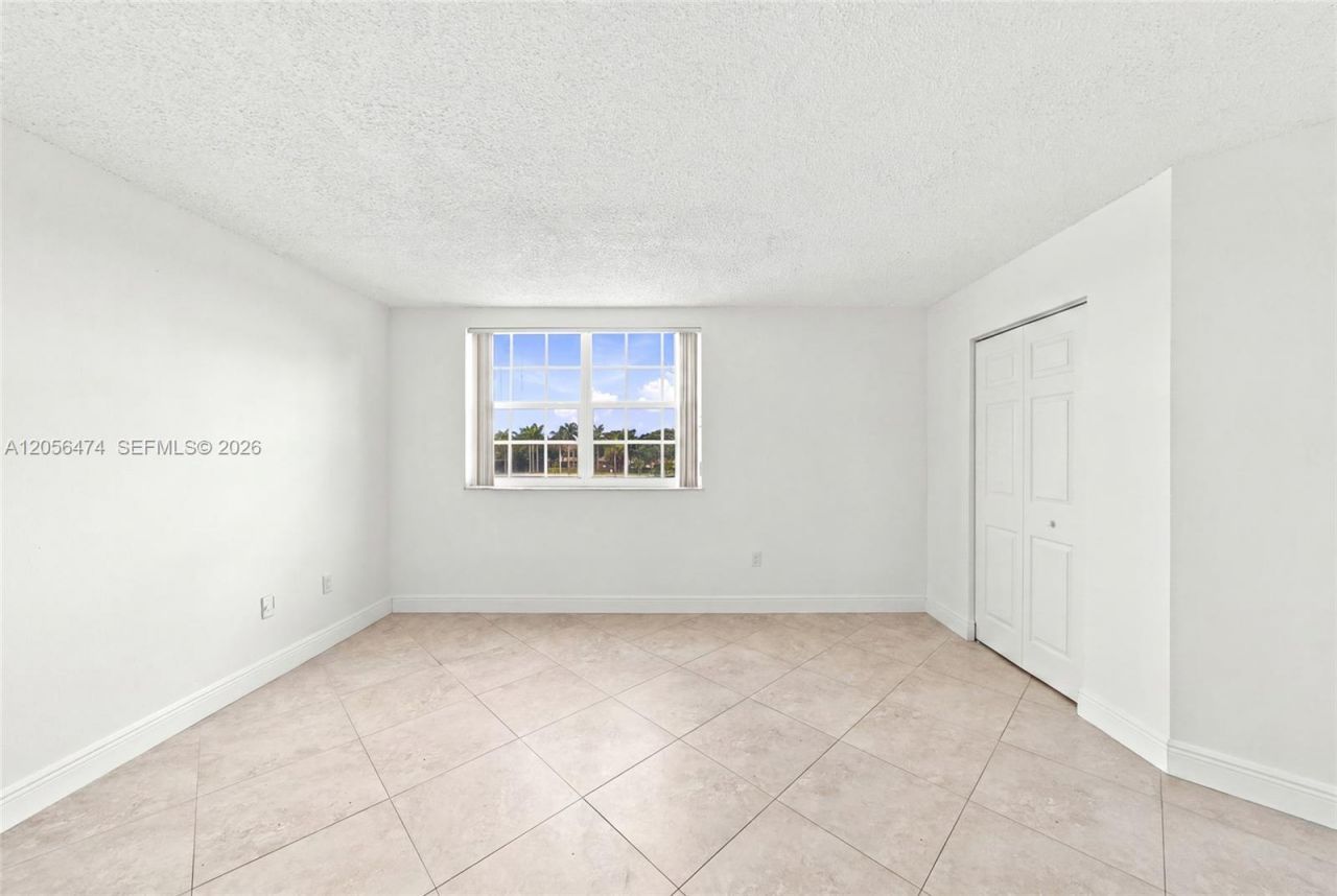 9735 Fontainebleau Blvd , Unit G310, Miami, FL 33172 Photo