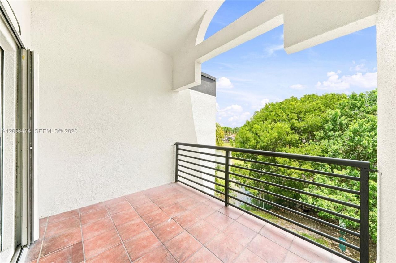 9735 Fontainebleau Blvd , Unit G310, Miami, FL 33172 Photo