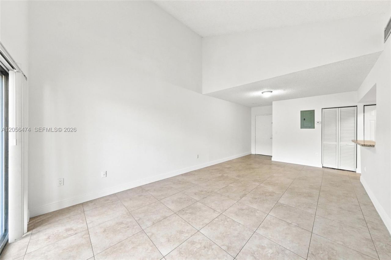 9735 Fontainebleau Blvd , Unit G310, Miami, FL 33172 Photo