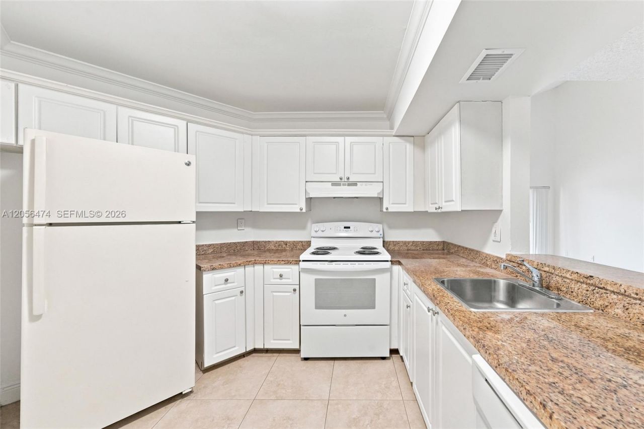 9735 Fontainebleau Blvd , Unit G310, Miami, FL 33172 Photo