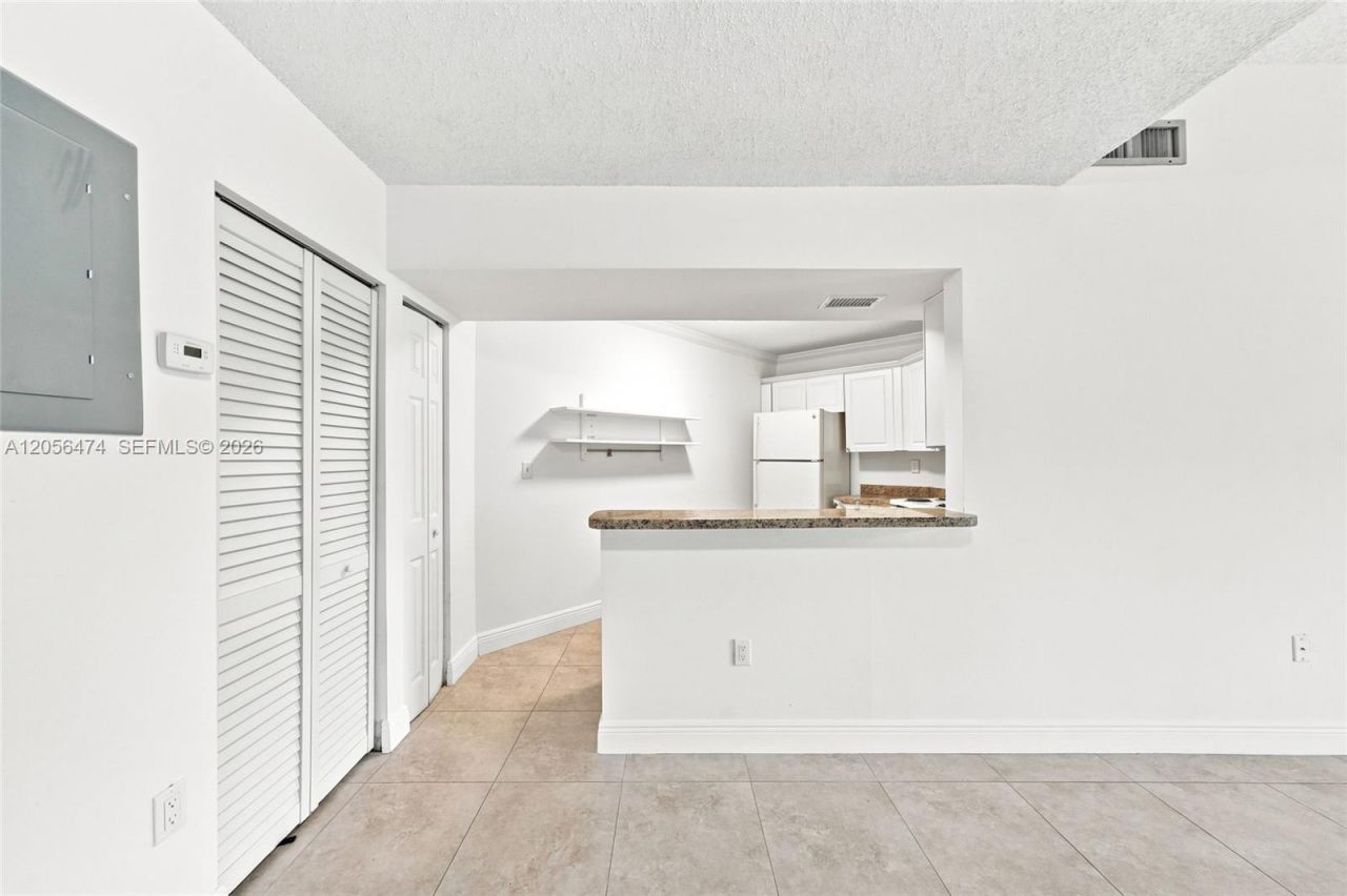 9735 Fontainebleau Blvd , Unit G310, Miami, FL 33172 Photo