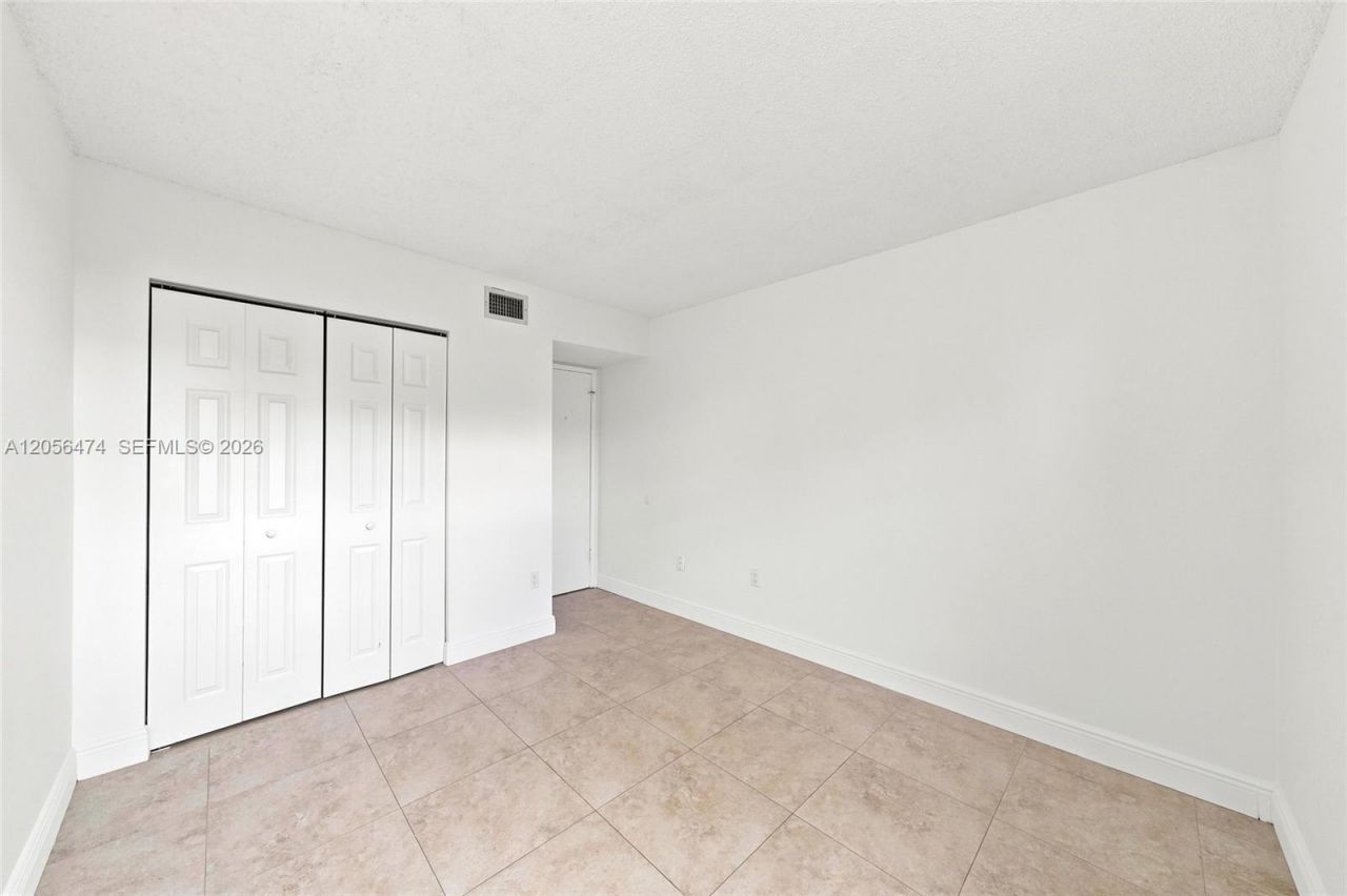 9735 Fontainebleau Blvd , Unit G310, Miami, FL 33172 Photo