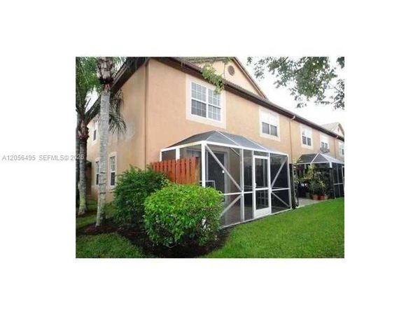 1621 Barcelona Way , Unit 6-32, Weston, FL 33327