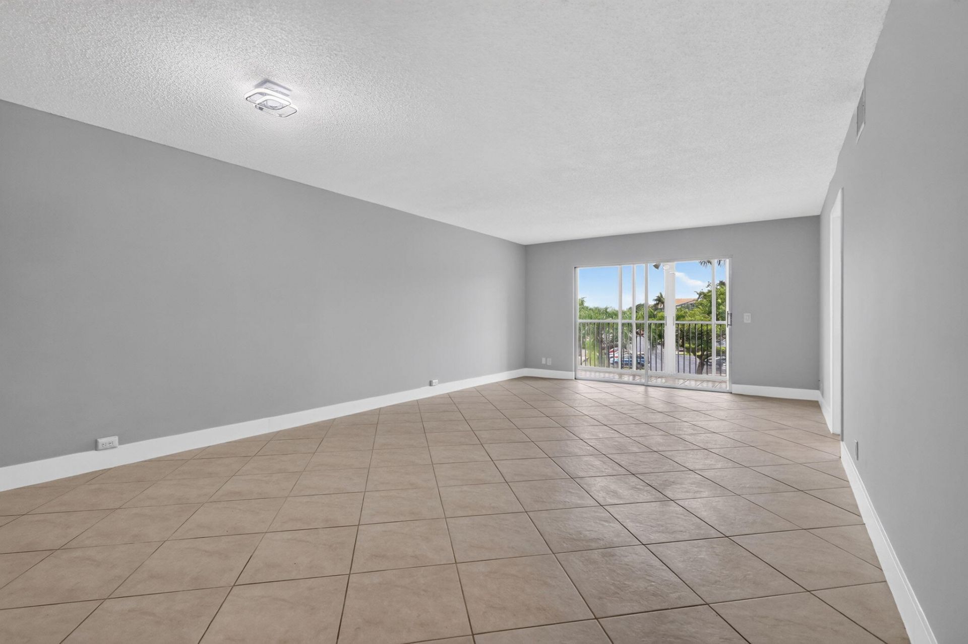 12500 SW 5th Court, Unit 308M, Pembroke Pines, FL 33027 Photo
