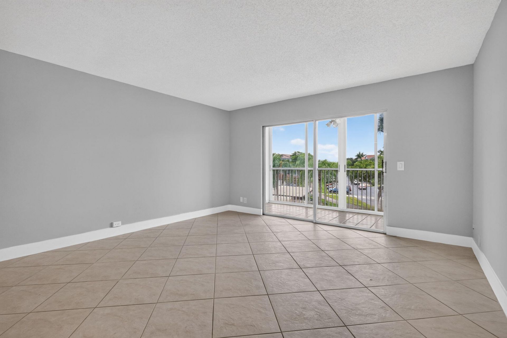 12500 SW 5th Court, Unit 308M, Pembroke Pines, FL 33027 Photo