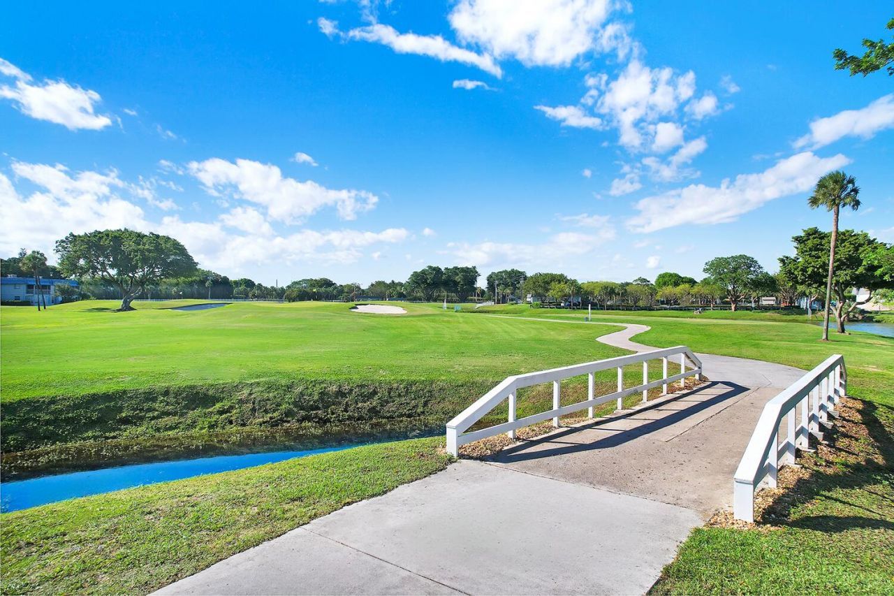 359 Saxony Trail, Unit H, Delray Beach, FL 33446 Photo