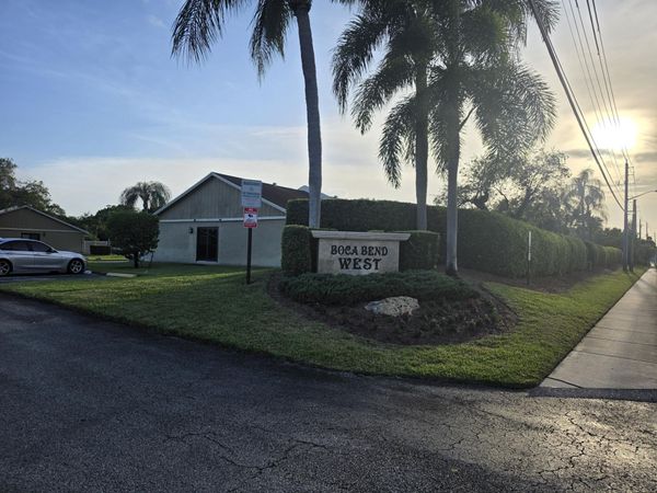 10295 Boca Bend W, Unit L4, Boca Raton, FL 33428