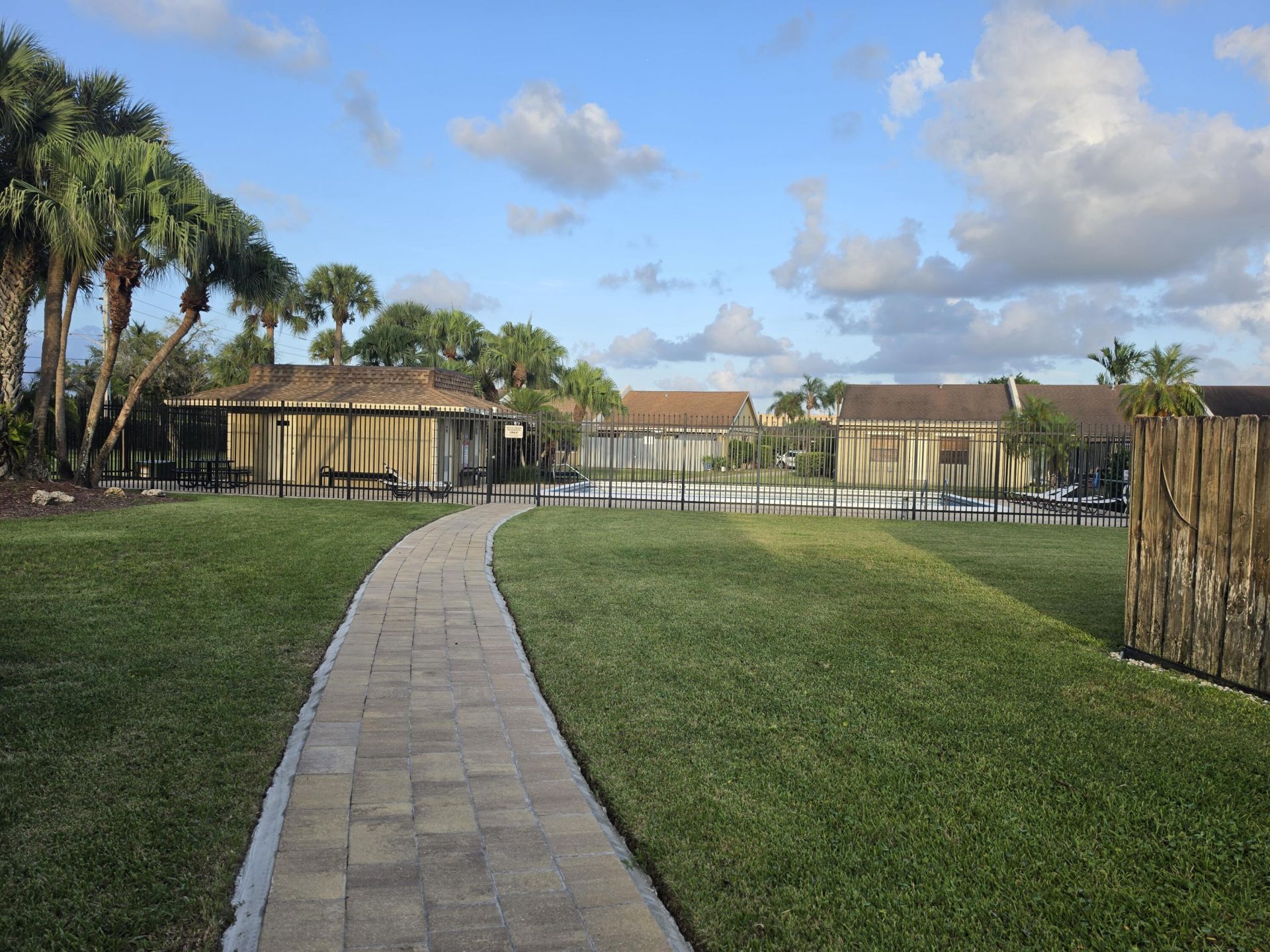 10295 Boca Bend W, Unit L4, Boca Raton, FL 33428 Photo