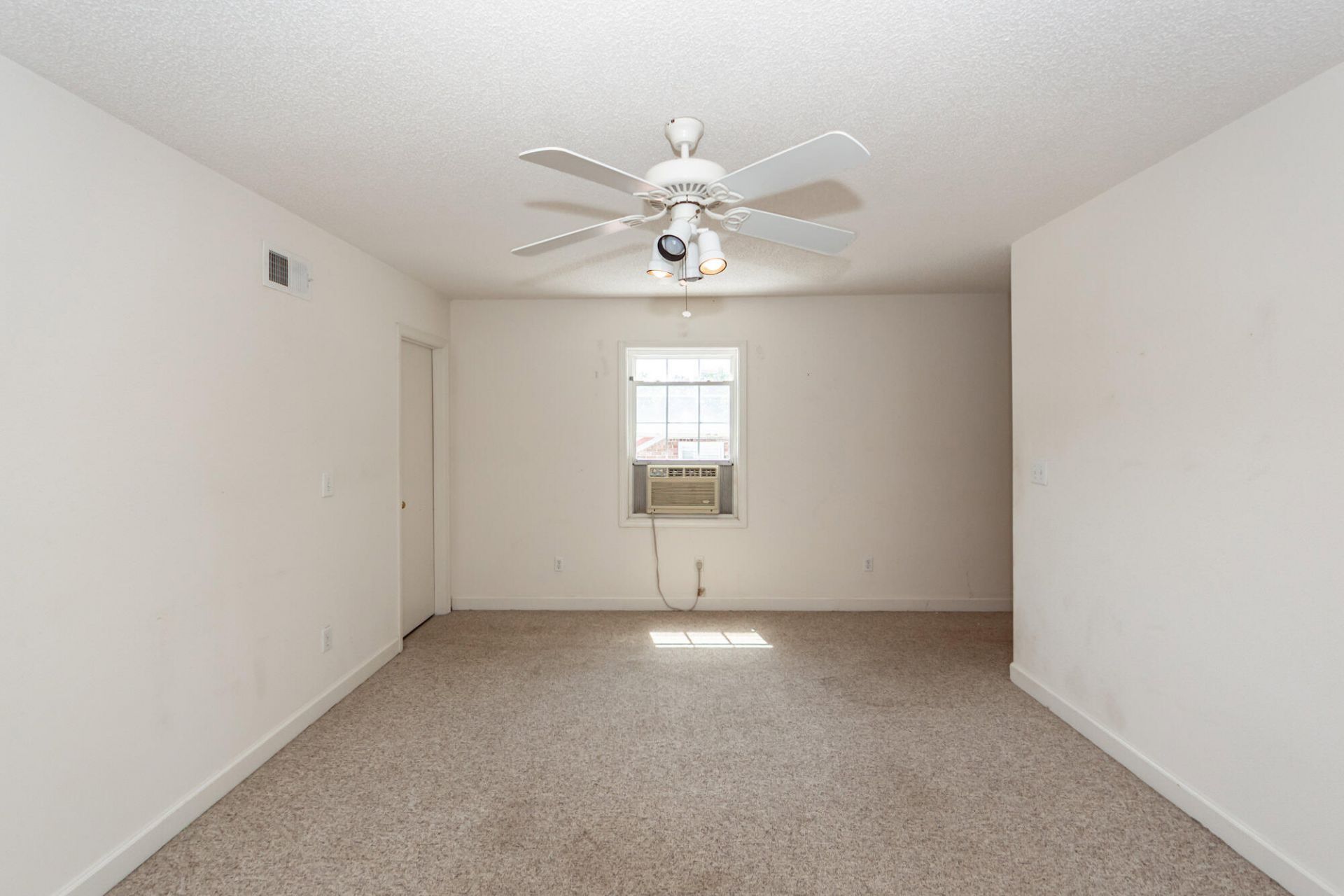 765 Leafwood Road Photo 16