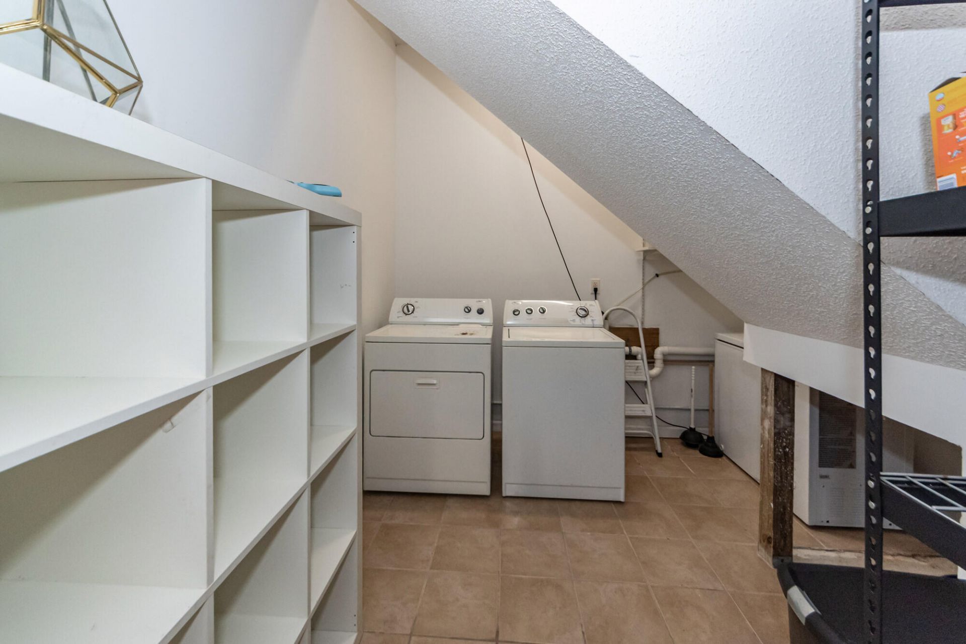 765 Leafwood Road Photo 17